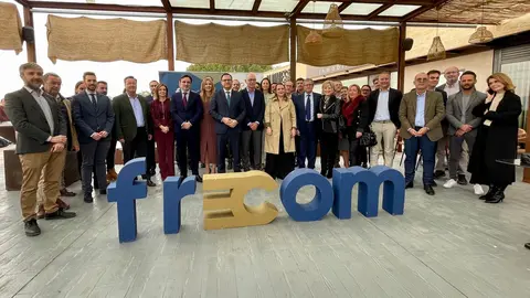 Imagen de familia durante el Consejo de Gobierno de Navidad de Frecom. (Frecom)