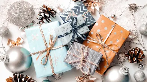 Fotograf&iacute;a de regalos navide&ntilde;os. (Imagen de Yevhen Buzuk en Pixabay)