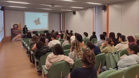 Imagen durante una jornada del &lsquo;I Premio Emprendimiento de Guadalent&iacute;n Emprende&rsquo;. (Ceclor)