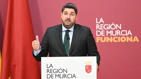 L&oacute;pez Miras compareci&oacute; hoy en el Palacio de San Esteban tras presidir el Consejo de Gobierno de la Regi&oacute;n de Murcia. (CARM)