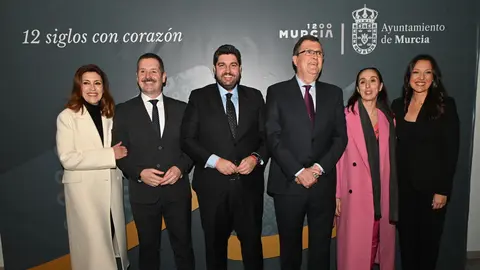 Imagen de familia en el acto promocional de 'Murcia 1200' en Madrid. (CARM)