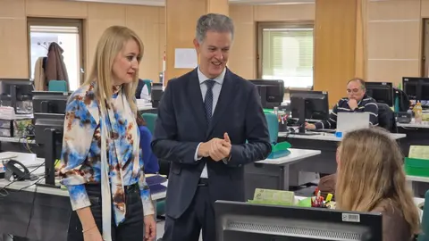 Visita de Mariola Guevara y Jos&eacute; Antonio Morales a la direcci&oacute;n provincial del INSS. (Gobierno Regi&oacute;n de Murcia)