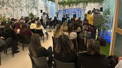 Un momento de la charla de &Aacute;ngel Luis Gonz&aacute;lez en Universae. (Universae)