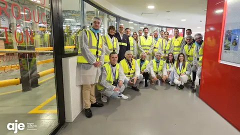 Un momento del encuentro empresarial organizado por la Asociaci&oacute;n de J&oacute;venes Empresarios de la Regi&oacute;n de Murcia (AJE) en las instalaciones de Auxiliar Conservera, ubicadas en Molina de Segura. (AJE Regi&oacute;n de Murcia)