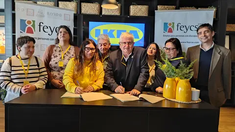 Ikea Murcia y Feycsa firman el acuerdo de colaboraci&oacute;n. (Agencia Weekend)