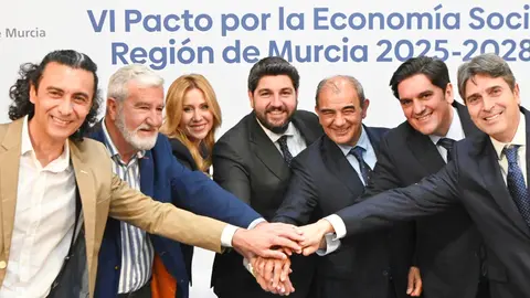 El jefe del Ejecutivo regional, Fernando L&oacute;pez Miras, presidi&oacute; hoy el acto de la firma del VI Pacto por la Econom&iacute;a Social de la Regi&oacute;n de Murcia 2025-2028 junto con asociaciones y entidades de econom&iacute;a social. (CARM)