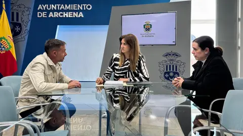 Reuni&oacute;n entre la alcaldesa de Archena y el presidente de Coremur. (Ayuntamiento de Archena)
