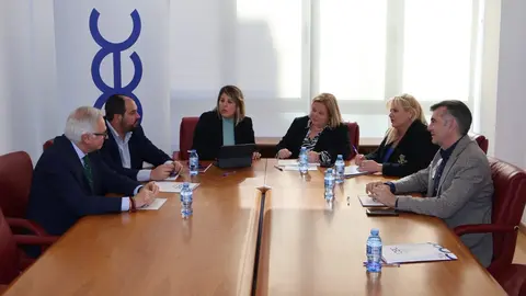 Un momento de la reuni&oacute;n de COEC con los alcaldes de los municipios de la Comarca del Campo de Cartagena. (COEC)