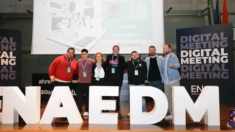 Foto de familia durante el evento. (ENAE Business School)