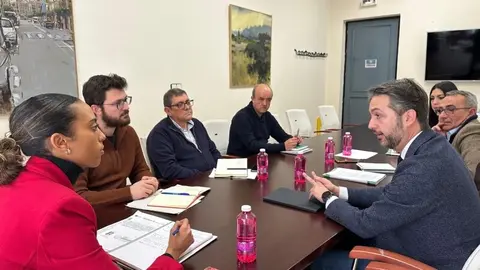 Imagen de la reuni&oacute;n. (Ayuntamiento de Alhama)