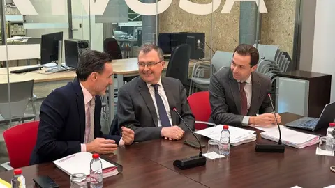 El consejero de Fomento, Jorge Garc&iacute;a Montoro, y el alcalde de Murcia, Jos&eacute; Ballesta, tras el Consejo de Administraci&oacute;n de Urbamusa. (Ayuntamiento de Murcia)