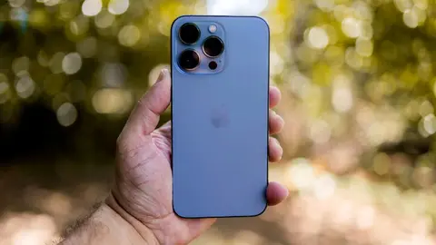 &iquest;Por qu&eacute; los consumidores se decantan por el iPhone 13 en 2025? Foto /Pexels-caleboquendo