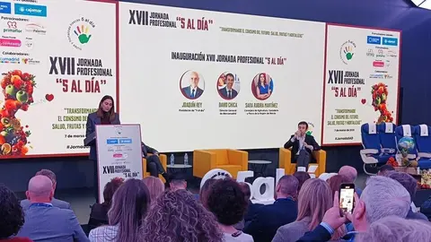 La consejera Sara Rubira en la inauguraci&oacute;n de la XVII &lsquo;Jornada profesional 5 al d&iacute;a. Transformando el consumo del futuro: salud, frutas y hortalizas&rsquo; en Mercamadrid. (CARM)