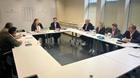 El director general de Producci&oacute;n Agraria, Ganadera y Pesquera, Juan Pedro Vera, en la reuni&oacute;n de responsables de las comunidades aut&oacute;nomas del litoral Mediterr&aacute;neo para defender al sector pesquero, en Barcelona. (CARM)