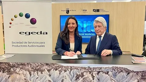 Imagen de la firma del convenio entre la Comunidad Aut&oacute;noma y Egeda-Sociedad de servicios para los productores audiovisuales. (CARM)