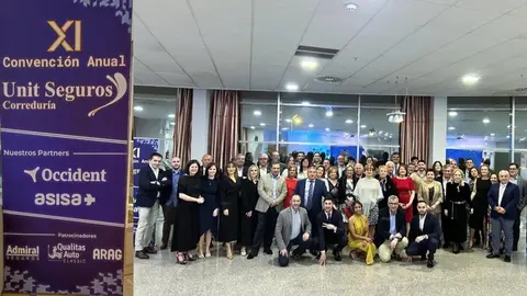Foto de familia durante la convenci&oacute;n. (Unit Seguros)