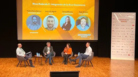 Una de las mesas redondas de la tercera edici&oacute;n del Ecommerce Tour Murcia. (Agencia Weekend/Ecommerce Tour)