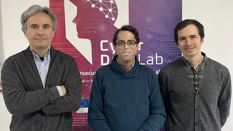 De izquierda a derecha los profesores F&eacute;lix Jes&uacute;s Garc&iacute;a, F&eacute;lix G&oacute;mez y Jos&eacute; A. Ruip&eacute;rez. (UMU)