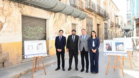 El presidente L&oacute;pez Miras y el alcalde de Lorca, Fulgencio Gil, presidieron el acto de inicio de las obras. (CARM)