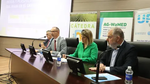 Imagen adjunta del Rector, inaugurando la jornada, junto a la alcaldesa de Cartagena y los presidentes de la CHS y del SCRATS. (UPCT)