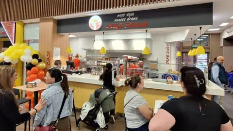 Apertura del nuevo establecimiento de restauraci&oacute;n 'MassPizza' en el Paseo Alfonso XIII. (CARM)