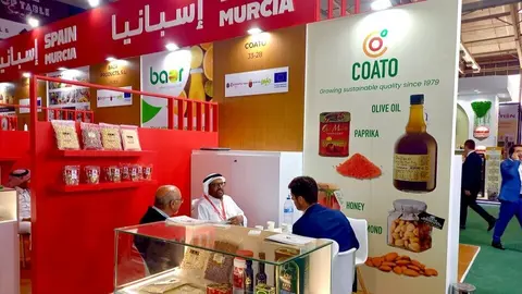 Parte de la delegaci&oacute;n regional reunida en The Saudi Food Show. (C&aacute;mara de Comercio de Murcia)