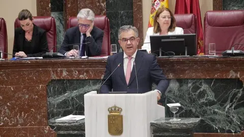 El consejero de Medio Ambiente, Juan Mar&iacute;a V&aacute;zquez, durante su comparecencia en la Asamblea Regional. (CARM)
