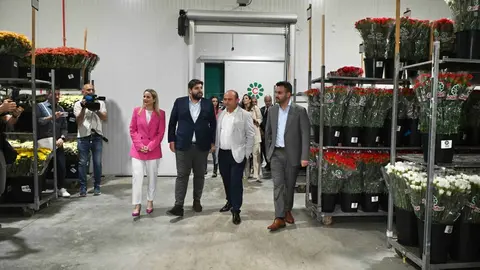 Un momento de la inauguraci&oacute;n de las instalaciones de Canaraflor. (CARM)