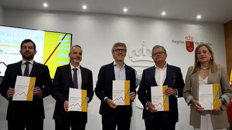 Un momento de la presentaci&oacute;n de la VIII edici&oacute;n del Observatorio Financiero de la Regi&oacute;n de Murcia. (CARM)