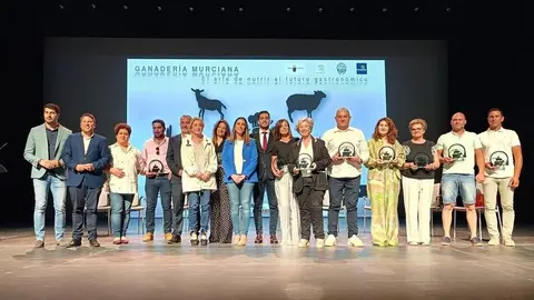 Foto de familia tras la jornada. (CARM)