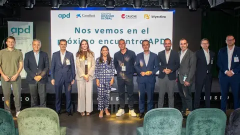 Foto de familia durante el evento. (APD)
