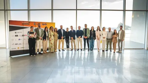 Imagen de familia con Jos&eacute; El&iacute;as en la jornada &lsquo;&Aacute;guilas empresarial&rsquo;. (Guadalent&iacute;n Emprende)