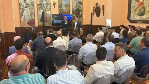 El concejal de Desarrollo Urbano y Ciudad Inteligente del ayuntamiento de Murcia, Jos&eacute; Guill&eacute;n, inaugura la jornada Pulsa IA, organizada por Telef&oacute;nica. (Ayuntamiento de Murcia)