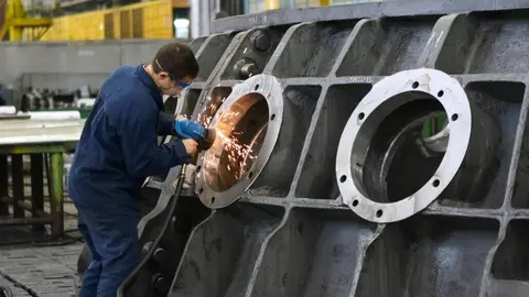 Imagen de un trabajador del sector industrial. (CARM)