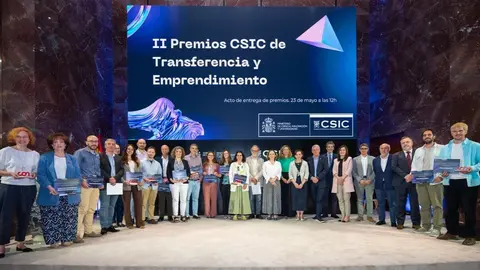 Imagen de familia de los galardonados en los II Premios de Transferencia y Emprendimiento del CSIC. (CSIC)