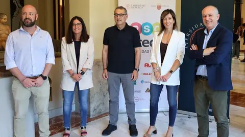La UMU y El Dulze Growers firman el convenio de colaboraci&oacute;n. (UMU)
