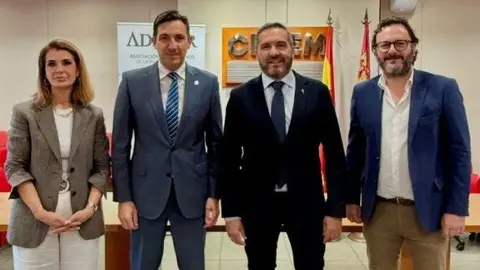 De izquierda a derecha; Reyes Samper, Antonio L&oacute;pez, Miguel L&oacute;pez y Ram&oacute;n Avil&eacute;s.