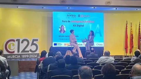 Imagen de la primera edici&oacute;n del Foro de Inteligencia Artificial. (C&aacute;mara de Comercio de Murcia)
