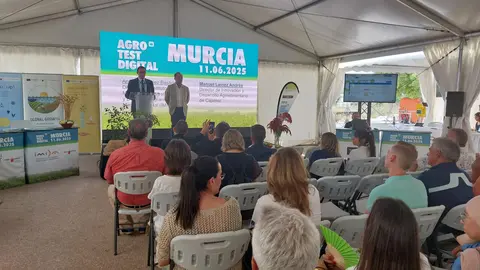 Imagen de la celebraci&oacute;n de la jornada para impulsar la transformaci&oacute;n digital del sector agrario que se ha desarrollado en las instalaciones del Imida. (CARM)