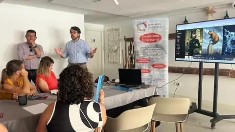 &Aacute;lvaro Vald&eacute;s, presidente de la ADLE, clausurando el programa. (Ayuntamiento de Cartagena)