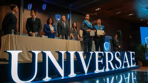 Un momento de la ceremonia de graduaci&oacute;n de Universae. (Universae)