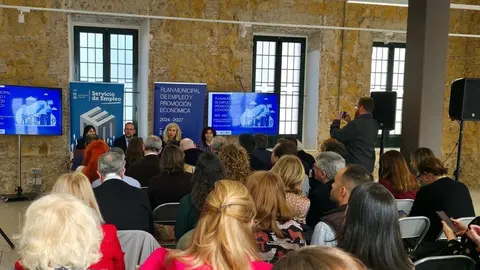 Imagen durante la presentaci&oacute;n de la convocatoria. (Ayuntamiento de Murcia)