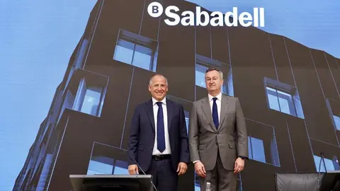 Imagen de la rueda de prensa del Sabadell para informar sobre la venta de TSB. (Banco Sabadell)
