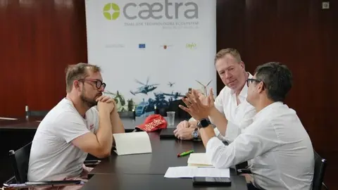 Inversores n&oacute;rdicos especialistas en defensa reunidos con una de la pymes innovadoras de la Regi&oacute;n. (CARM)