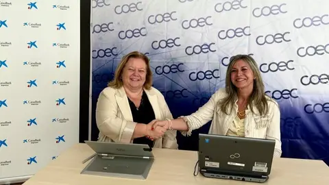 La directora territorial de CaixaBank en la Comunidad Valenciana y la Regi&oacute;n de Murcia, Olga Garc&iacute;a Saz; y la presidenta de COEC, Ana Correa Medina, renuevan el convenio de colaboraci&oacute;n. (CaixaBank)