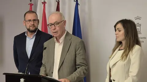 Imagen del concejal Antonio Navarro tras la Junta de Gobierno del consistorio. (Ayuntamiento de Murcia)