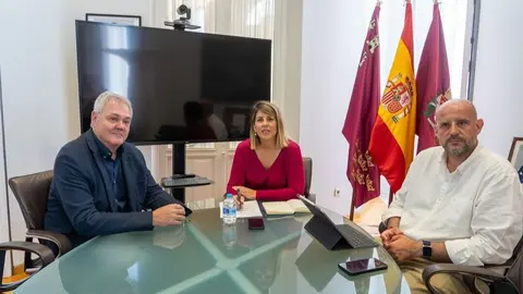 Reuni&oacute;n con Carlos Andreu, responsable del ISEN. (Ayuntamiento de Cartagena)