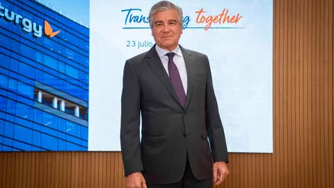 Francisco Reyn&eacute;s, durante la presentaci&oacute;n de los resultados.