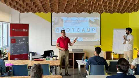 Formaci&oacute;n dirigida a 30 emprendedores para potenciar el crecimiento de sus &lsquo;startups&rsquo;. (CARM)