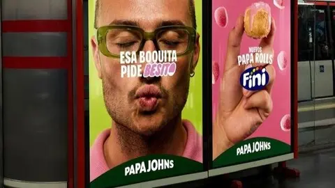 Cartel de los nuevos Papa Rolls Fini sabor besito. (Fini Golosinas)